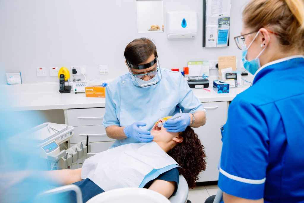 Dental Hygienist Wembley Scale & Polish Gum Disease Floss